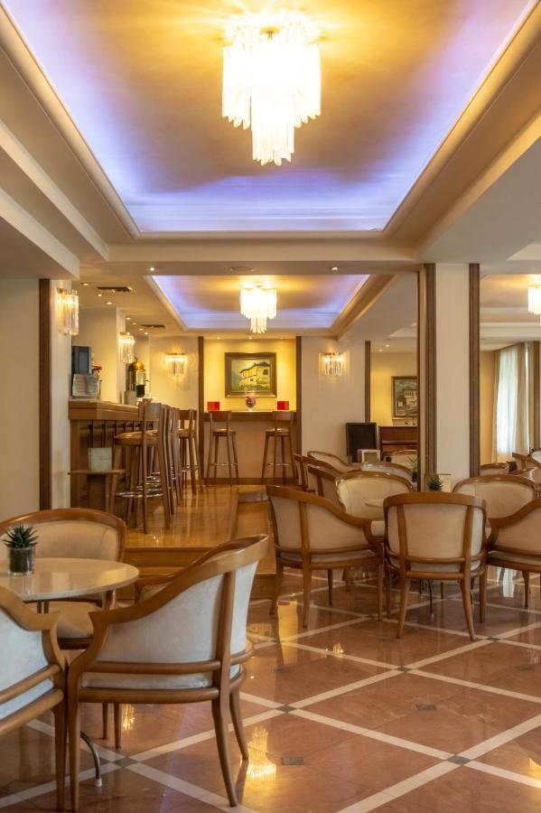 Park Hotel Volos Exterior foto