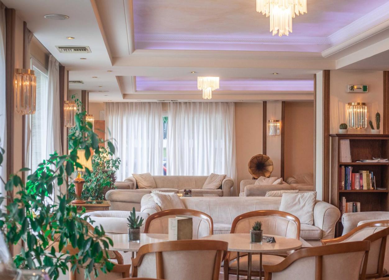 Park Hotel Volos Exterior foto