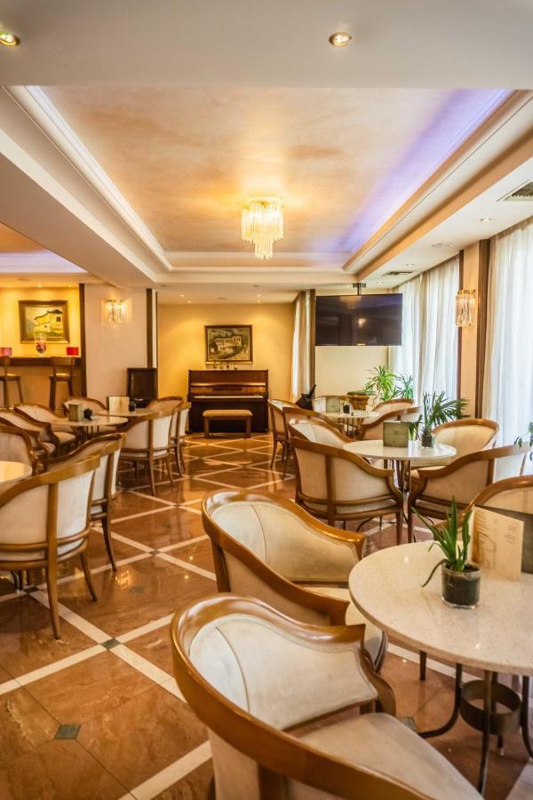 Park Hotel Volos Exterior foto