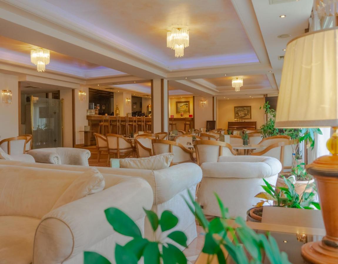 Park Hotel Volos Exterior foto