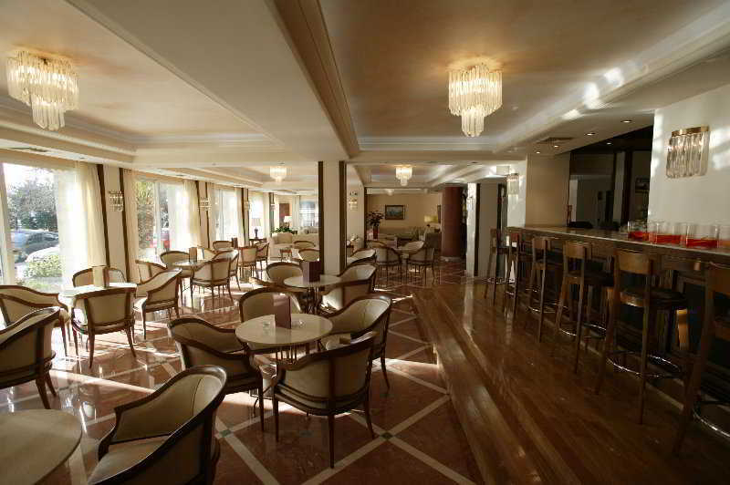 Park Hotel Volos Exterior foto
