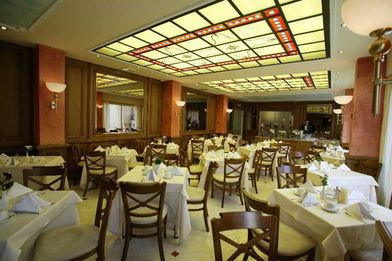 Park Hotel Volos Exterior foto